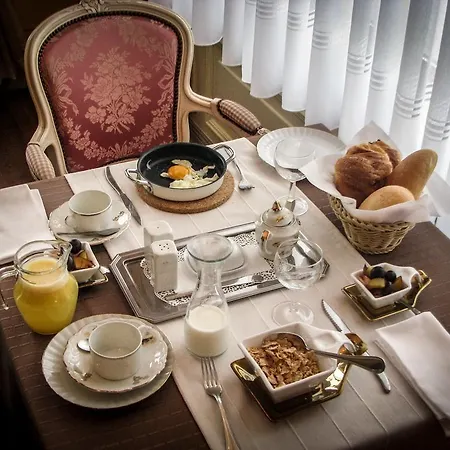 Les Hirondelles Bed and Breakfast De Haan