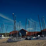 Les Hirondelles 3* De Haan