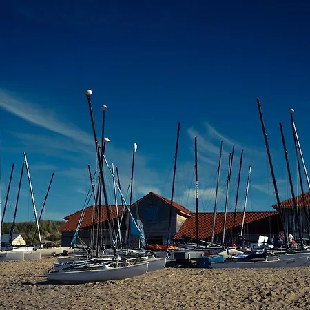 Les Hirondelles 3* De Haan