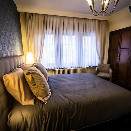 Les Hirondelles Bed & Breakfast 3*