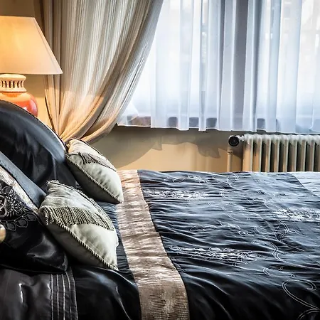 Les Hirondelles Bed & Breakfast 3*