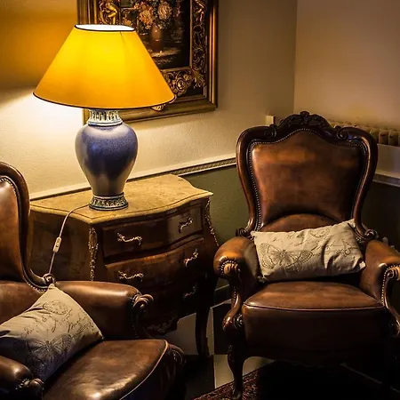 Les Hirondelles Couette-café