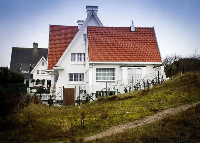 Les Hirondelles Couette-café 3*