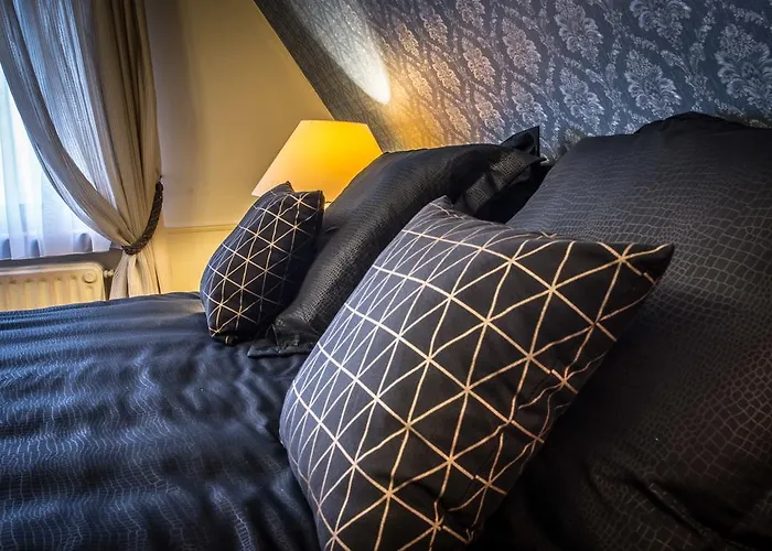 Les Hirondelles Couette-café