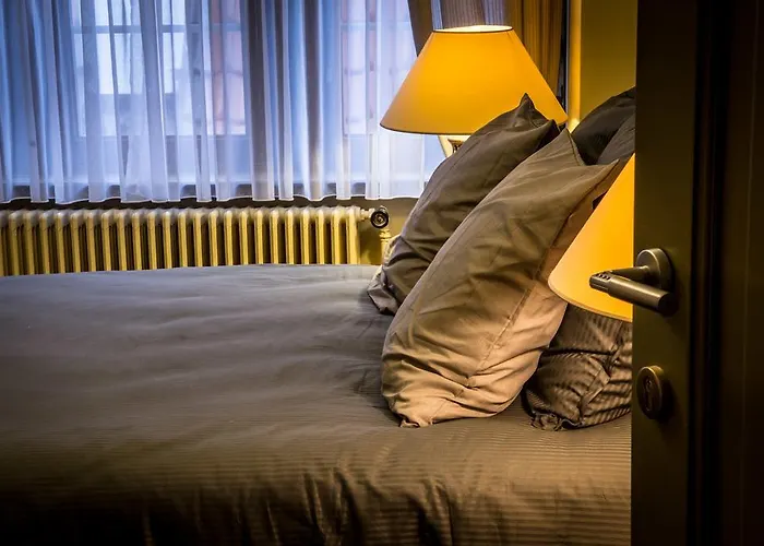 Les Hirondelles Couette-café Le Coq