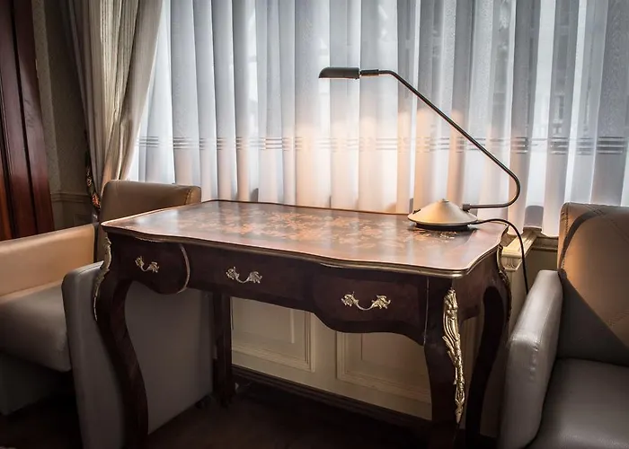 Les Hirondelles De Haan