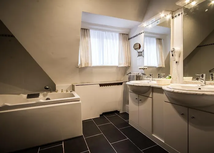 Les Hirondelles Couette-café