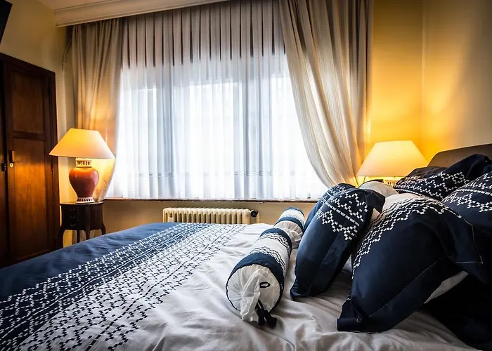 Les Hirondelles Couette-café Le Coq